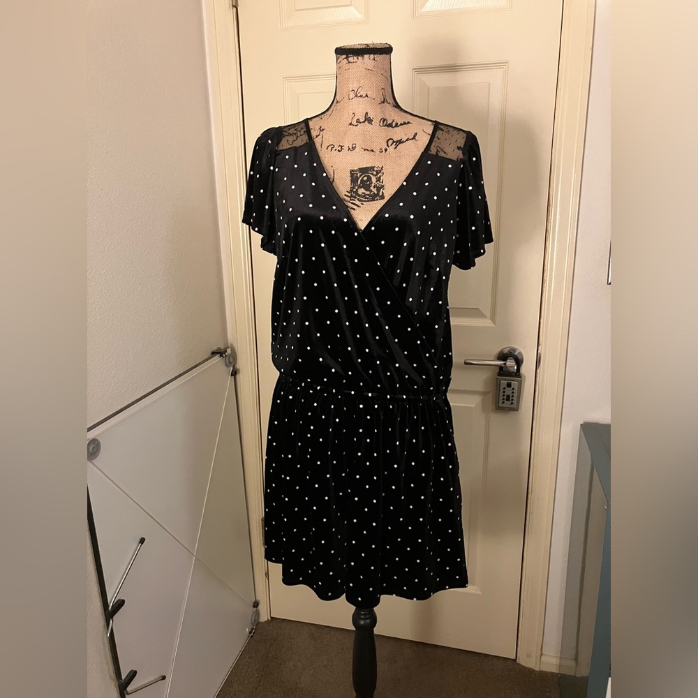 A&F Abercrombie & fitch polka dot velvet sheer shoulder romper Large L tall